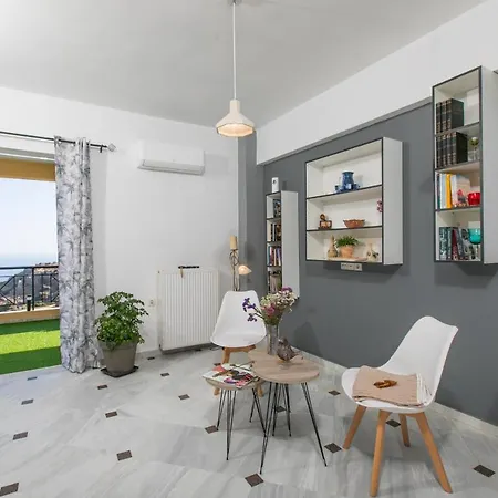 Irini's Sea View House *