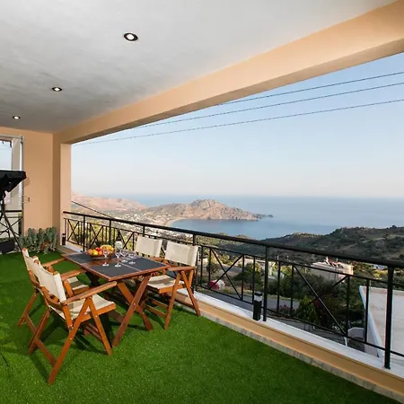 Irini's Sea View House *