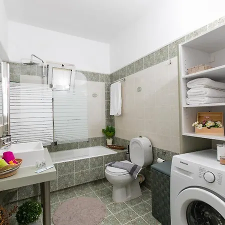 Tatil Evi Irini's Sea View House *
